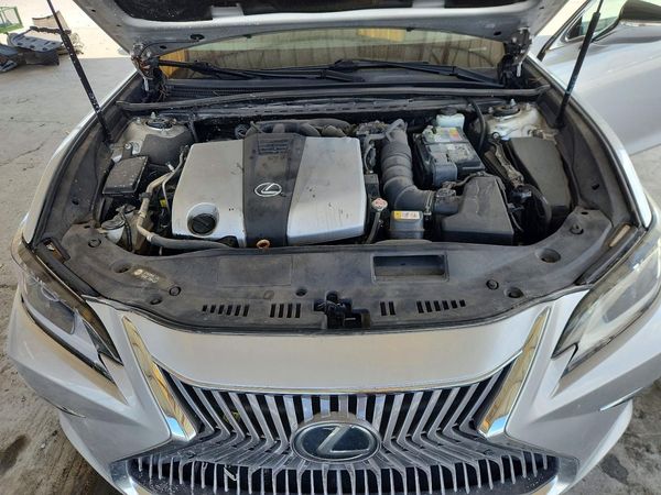 2020 LEXUS ES