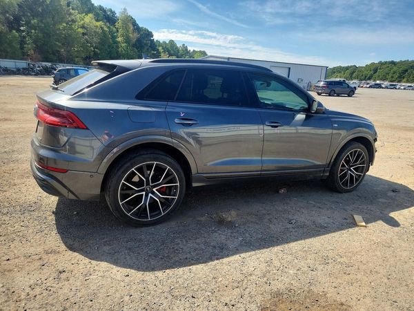 2020 AUDI Q8