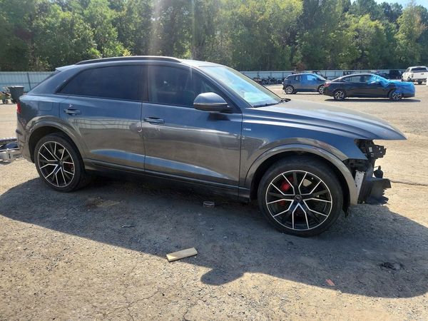 2020 AUDI Q8