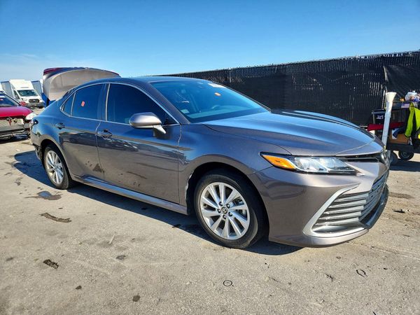 2024 TOYOTA CAMRY