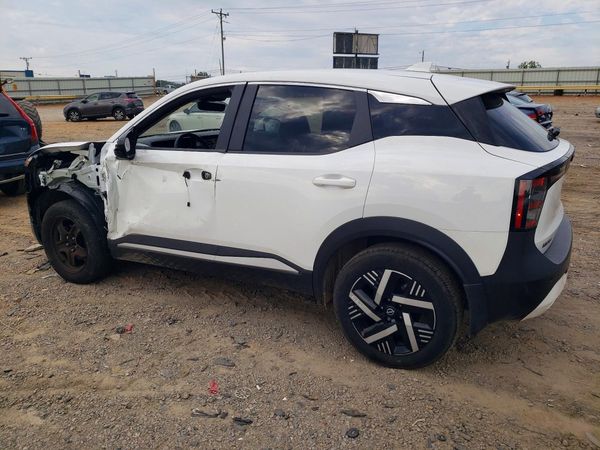 2025 NISSAN KICKS