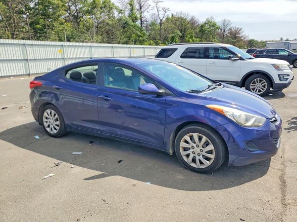 2013 HYUNDAI ELANTRA