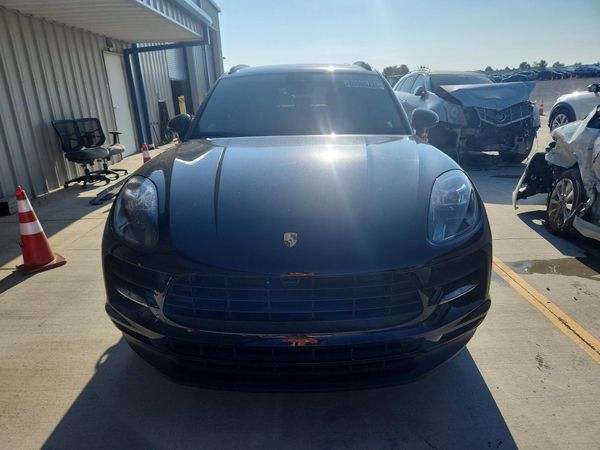 2021 PORSCHE MACAN Base