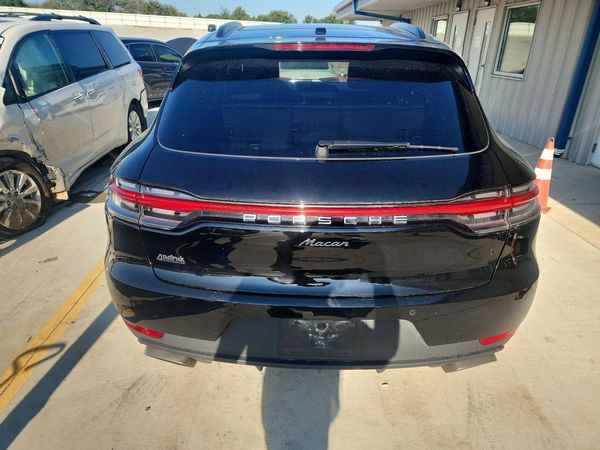 2021 PORSCHE MACAN Base