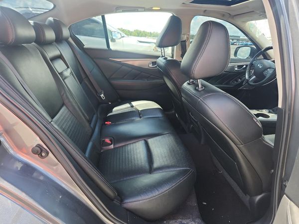 2017 INFINITI Q50