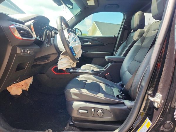 2022 CHEVROLET TRAILBLAZE RS — DENT