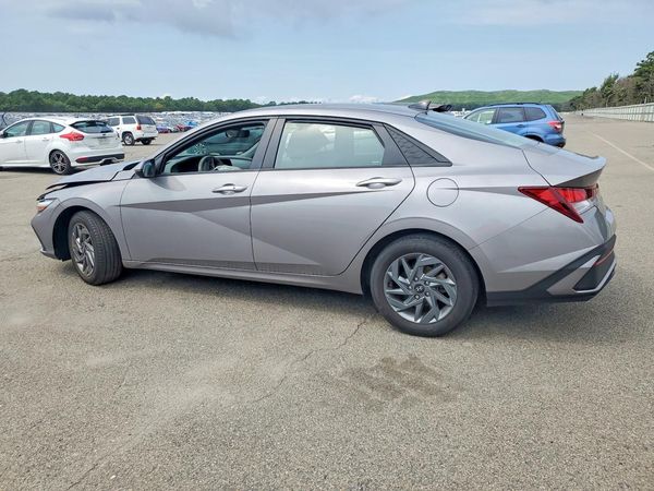 2024 HYUNDAI ELANTRA