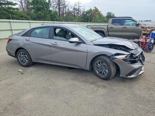 2024 HYUNDAI ELANTRA