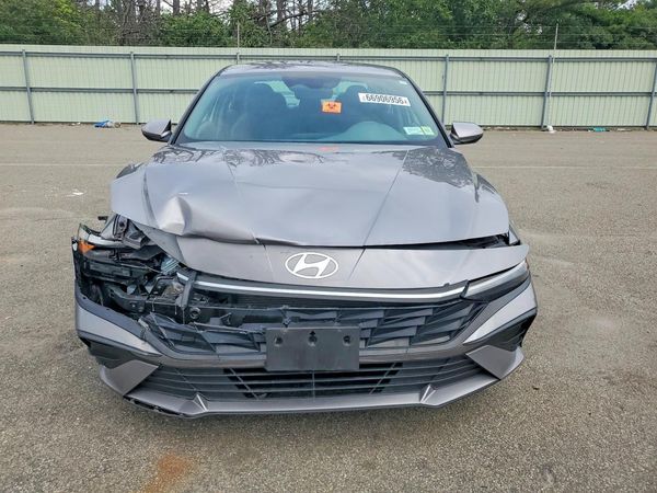 2024 HYUNDAI ELANTRA