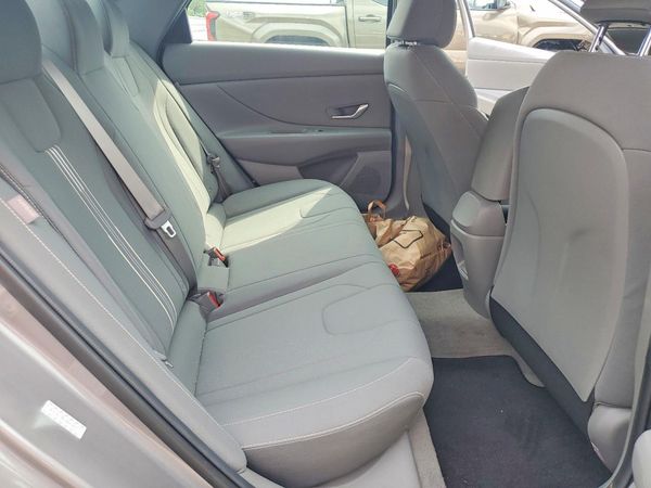2024 HYUNDAI ELANTRA