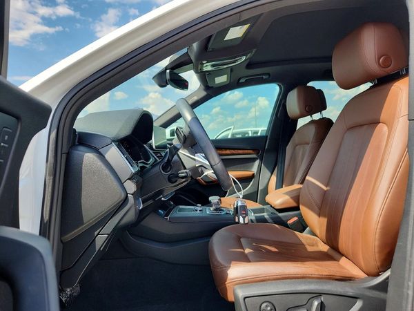 2018 AUDI Q5 quattro Premium Plus