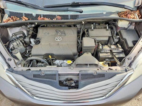 2014 TOYOTA SIENNA