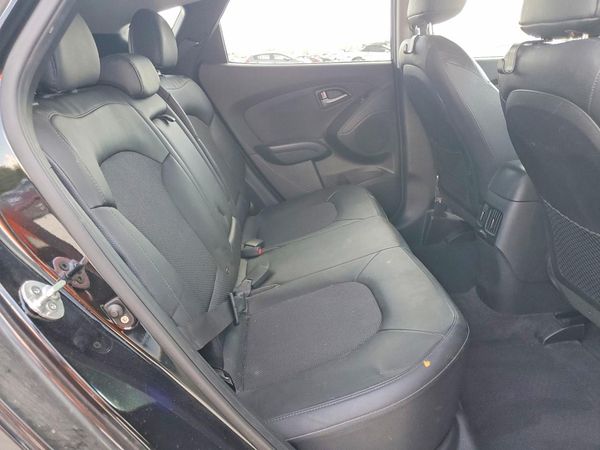 2015 HYUNDAI TUCSON GLS (Middle)