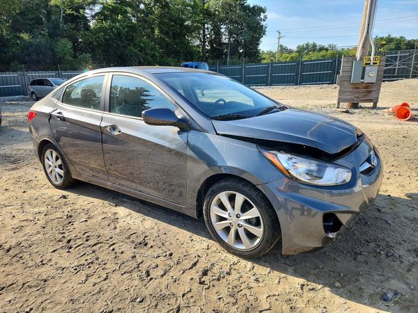 2013 HYUNDAI ACCENT
