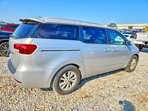 2016 KIA SEDONA LX - Middle-low