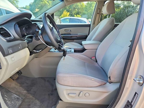 2016 KIA SEDONA LX - Middle-low