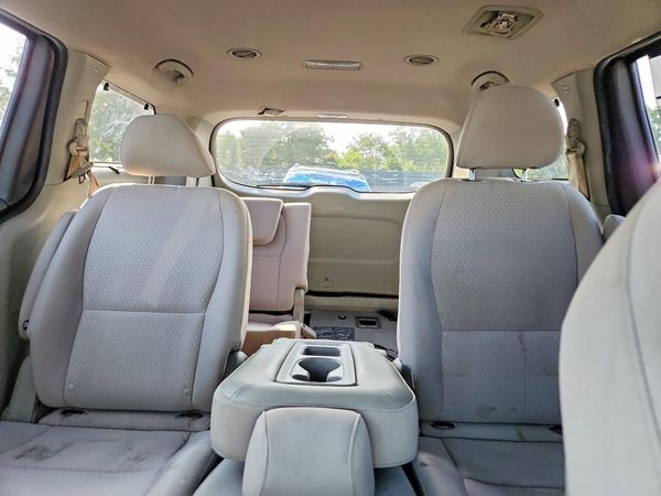 2016 KIA SEDONA LX - Middle-low