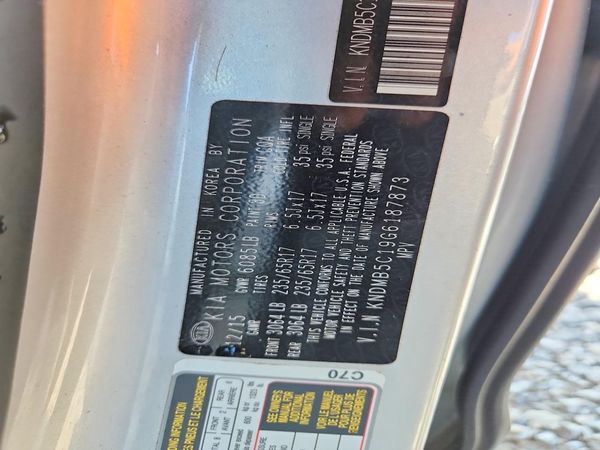 2016 KIA SEDONA LX - Middle-low