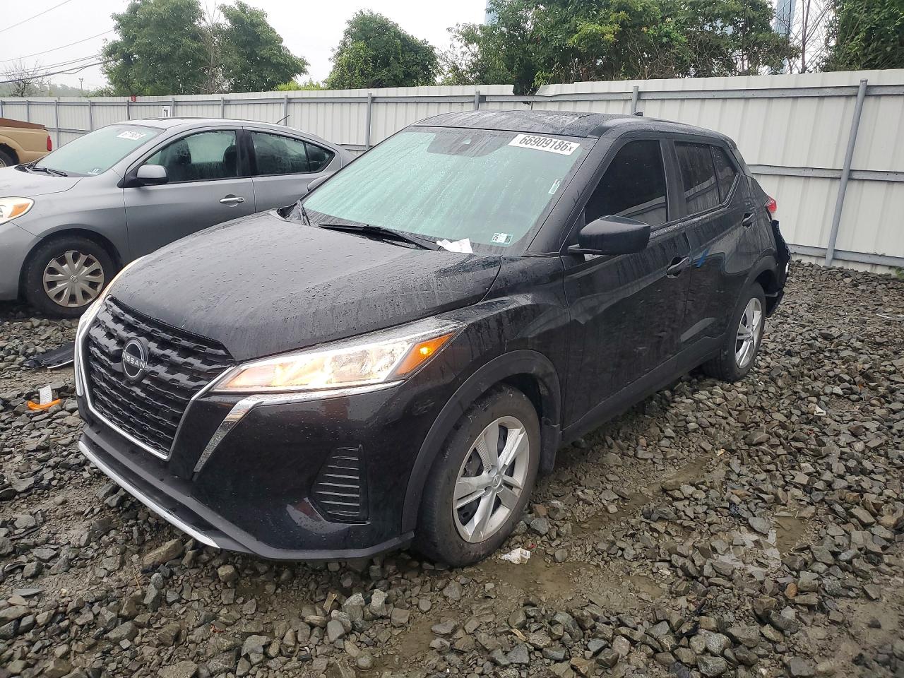 2024 NISSAN KICKS