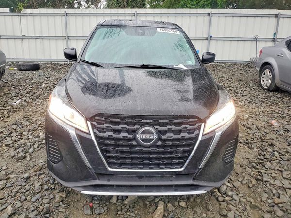 2024 NISSAN KICKS