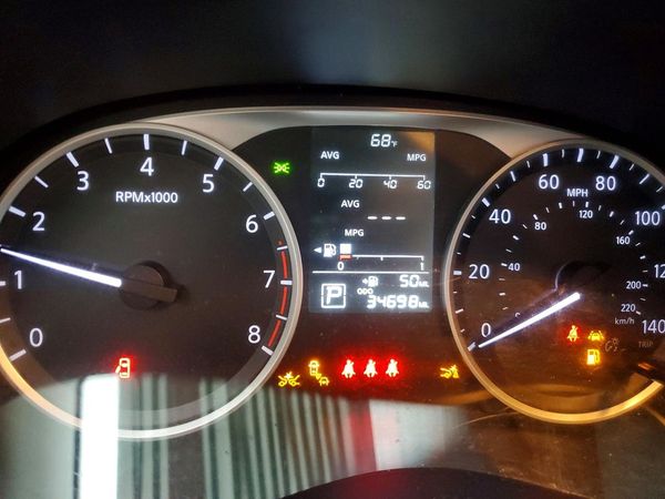 2024 NISSAN KICKS