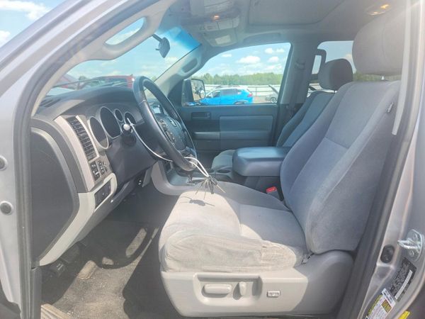 2013 TOYOTA SEQUOIA SR5 grade