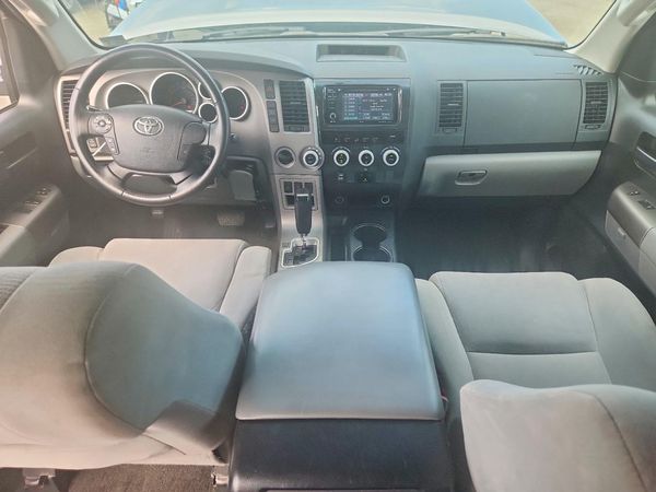 2013 TOYOTA SEQUOIA SR5 grade