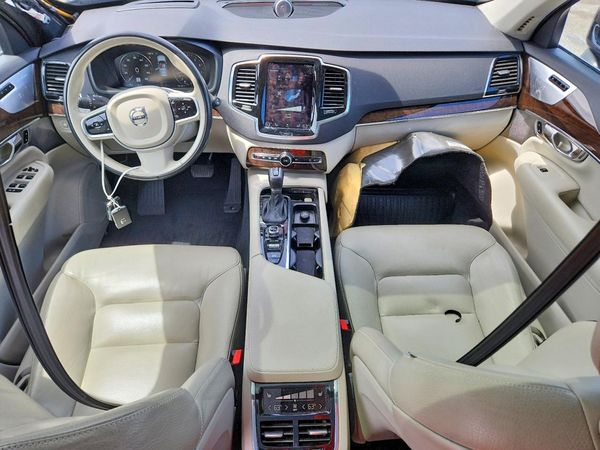 2016 VOLVO XC90 SV42 Momentum