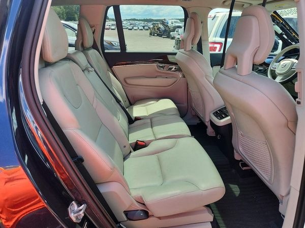 2016 VOLVO XC90 SV42 Momentum