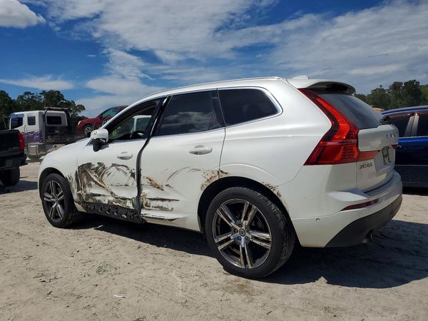 2019 VOLVO XC60 Momentum