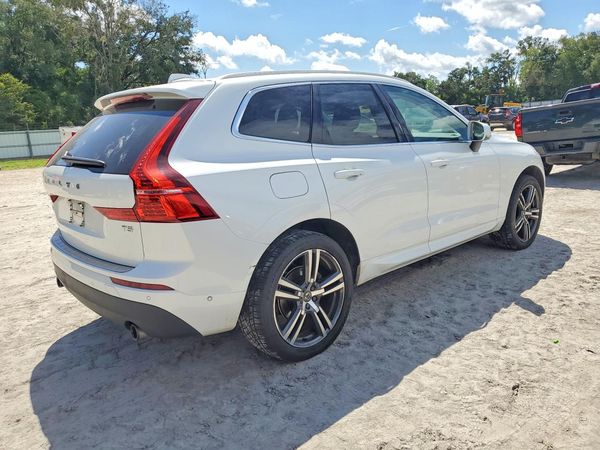 2019 VOLVO XC60 Momentum