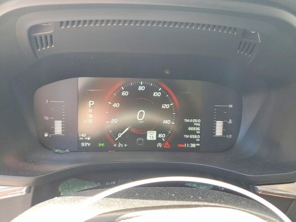 2019 VOLVO XC60 Momentum