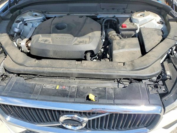 2019 VOLVO XC60 Momentum