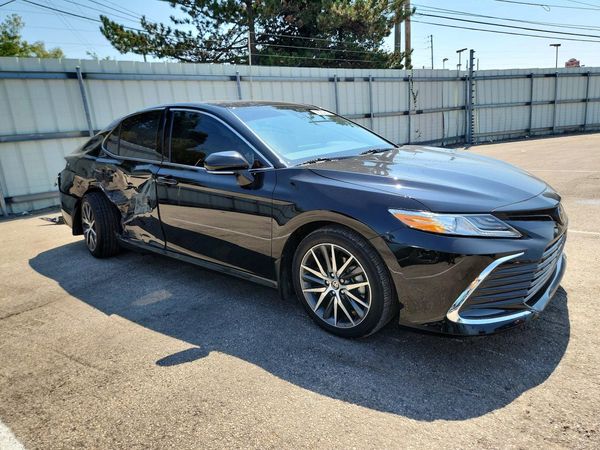 2024 TOYOTA CAMRY XLE — Passenger 3/4