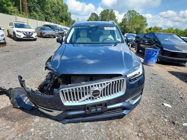 2024 VOLVO XC90 Plus Bright