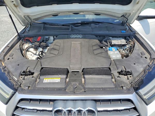 2017 AUDI Q7 quattro Premium Plus