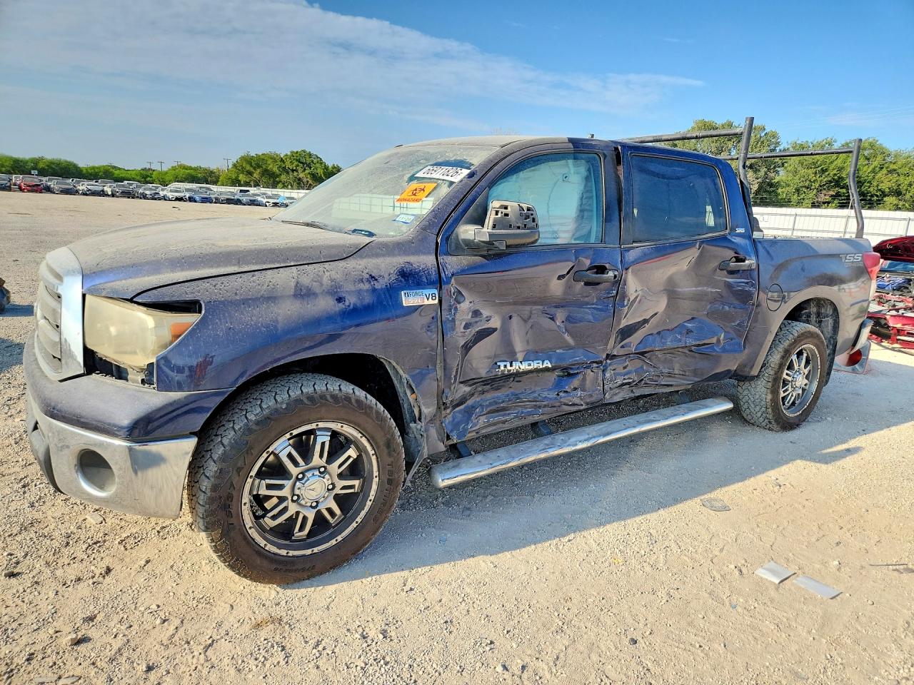 2013 TOYOTA TUNDRA SR5 — Front 3/4