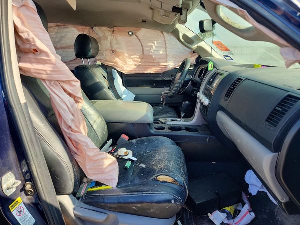 2013 TOYOTA TUNDRA SR5 — DENT