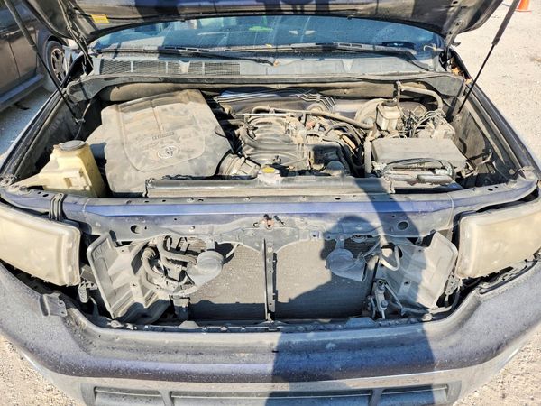 2013 TOYOTA TUNDRA SR5 — Engine bay