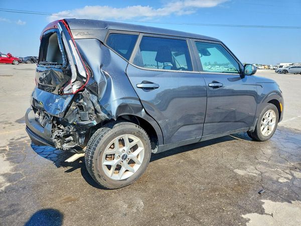 2022 KIA SOUL