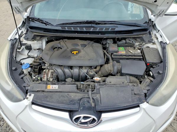2015 HYUNDAI ELANTRA GLS(Middle) — Engine bay