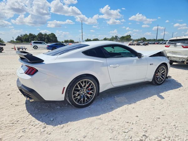 2024 FORD MUSTANG