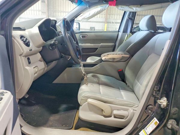 2015 HONDA PILOT LX — DENT