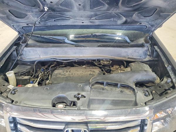 2015 HONDA PILOT LX — Engine bay