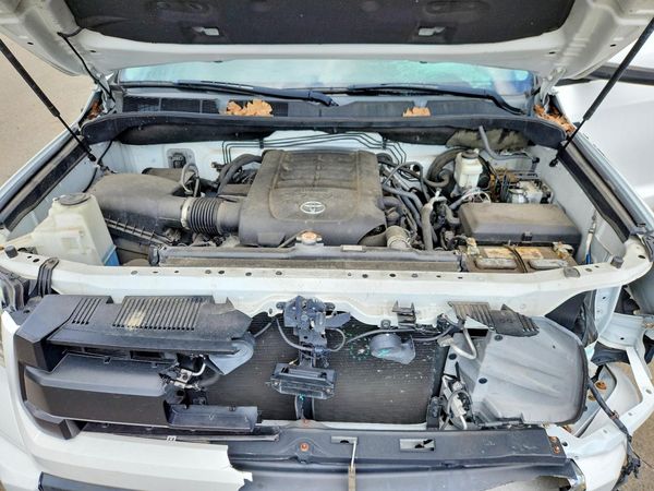 2018 TOYOTA TUNDRA — Engine bay