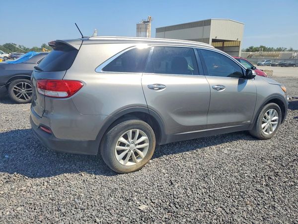 2017 KIA SORENTO L, LX