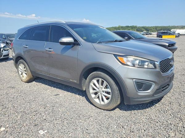 2017 KIA SORENTO L, LX