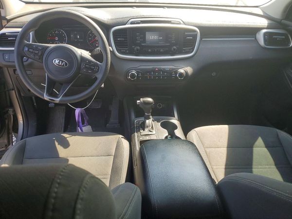 2017 KIA SORENTO L, LX