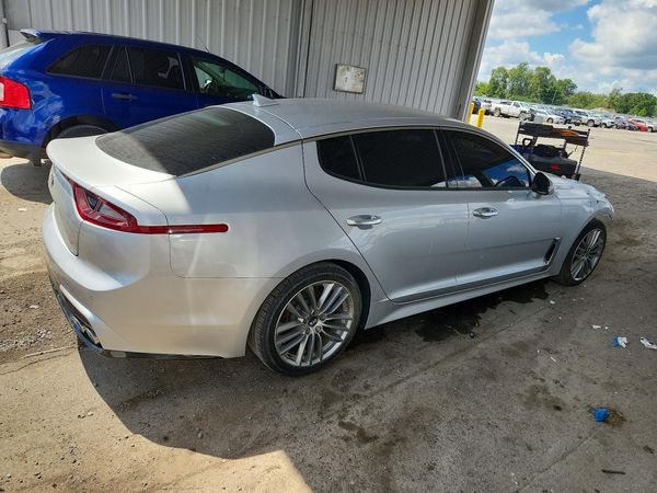 2018 KIA STINGER