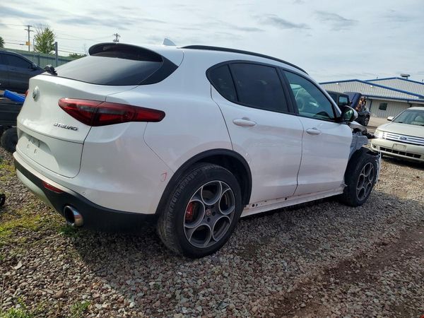 2019 ALFA ROMEO STELVIO